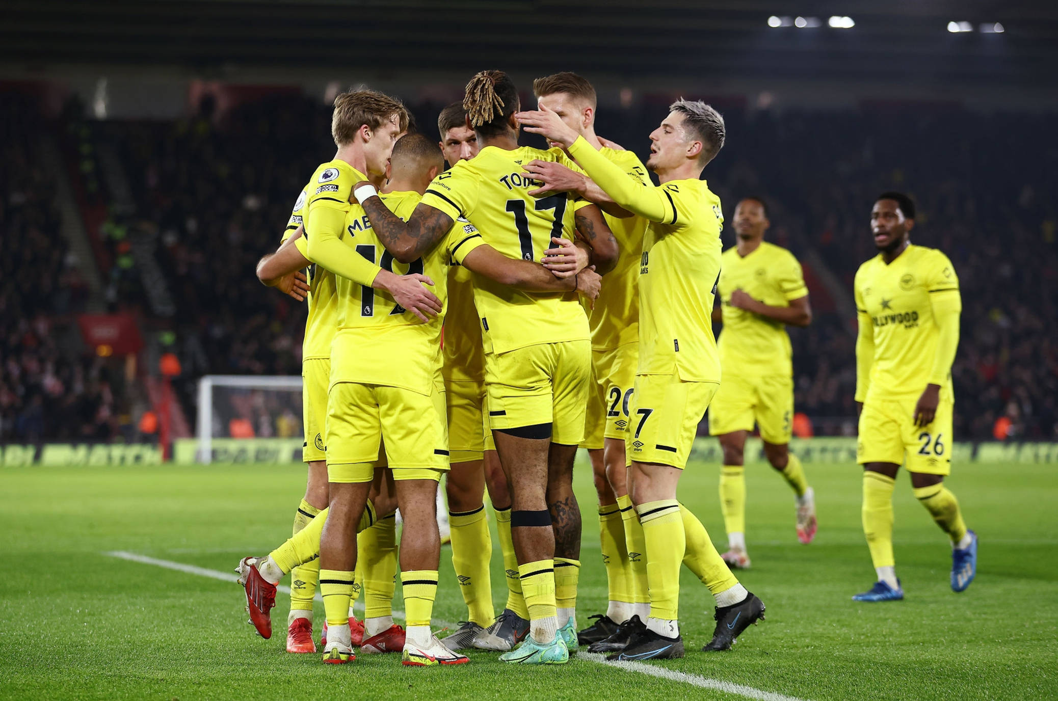 涉及运动装 涉及运动装